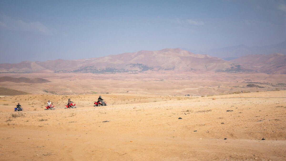 Sortie en quad dans le désert - Pexels - Luigi Maggio